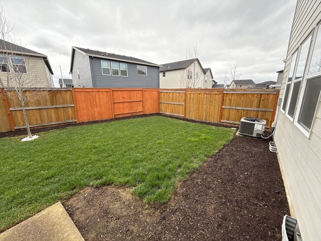 Building Photo - 4770 Daiquiri Ave NE