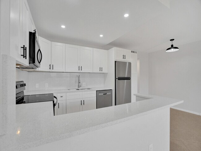 Building Photo - 17 Mansfield F