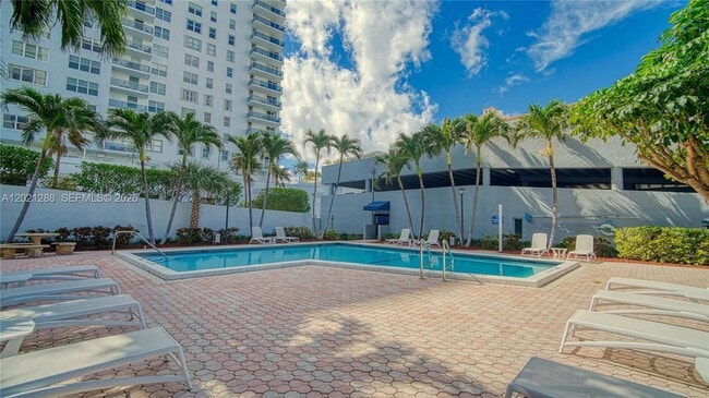 Building Photo - 3031 N Ocean Blvd