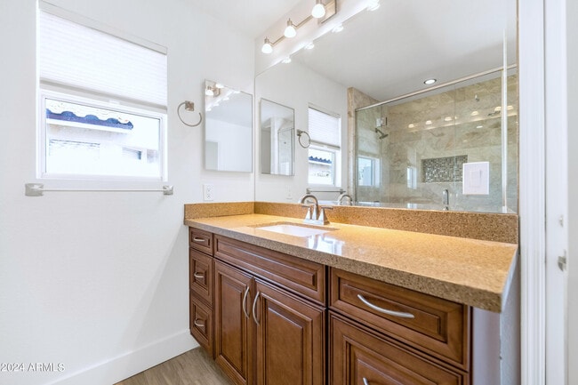 Building Photo - 1706 E Windsong Dr