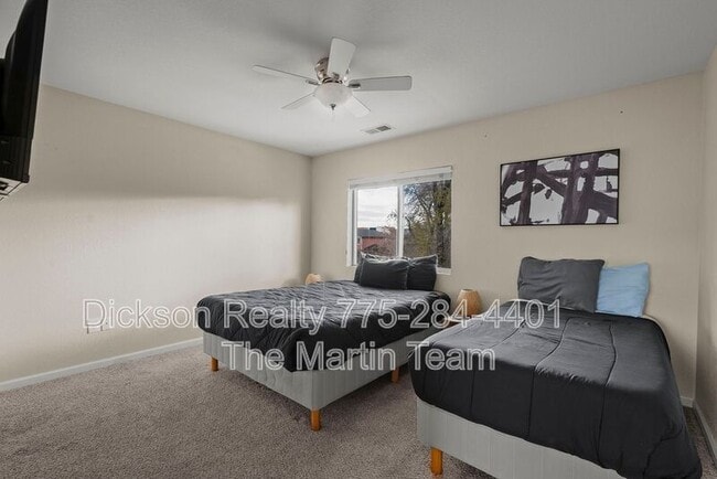 Building Photo - 121 Caliente St