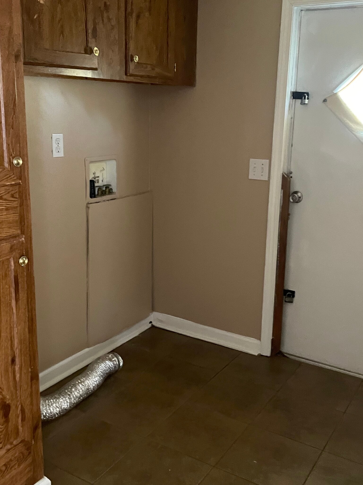 Laundry Room - 234 Hunt Rd