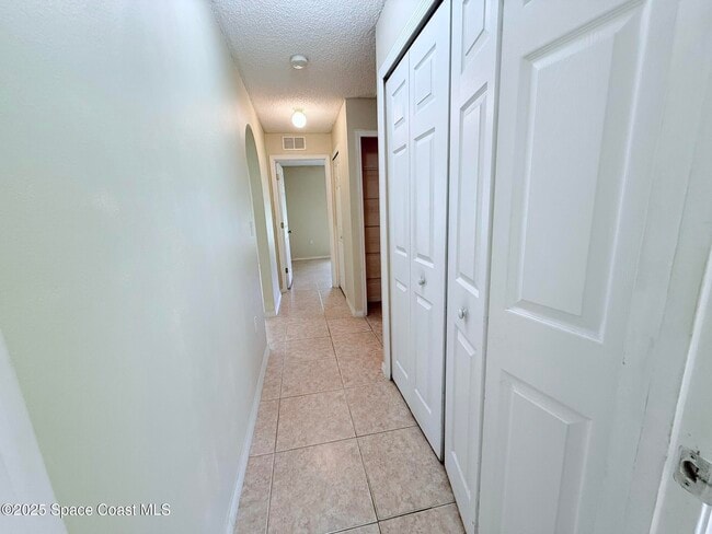 Building Photo - 3232 Wallace Ave