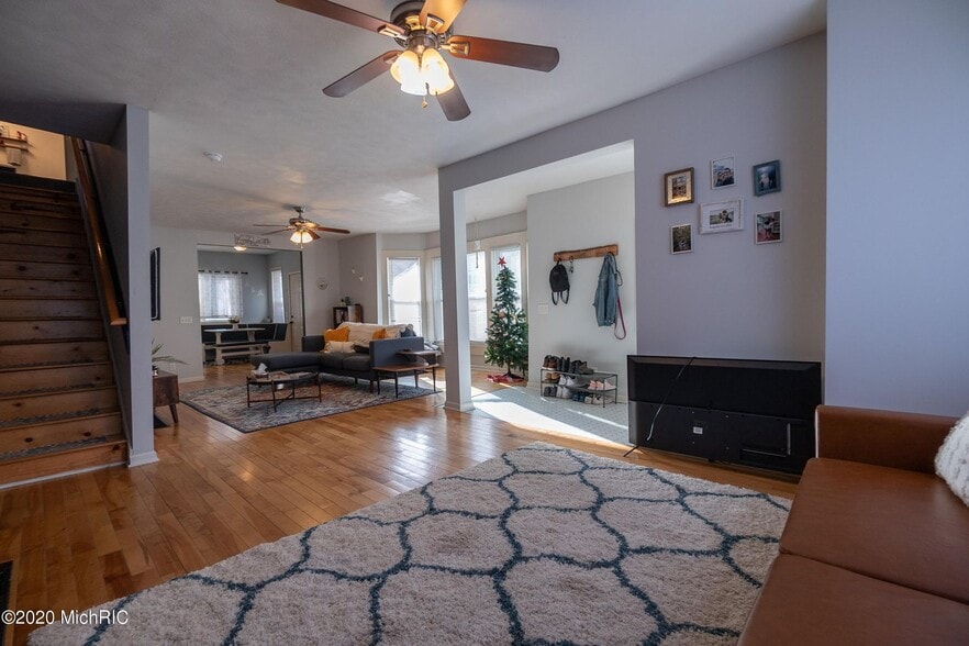 Building Photo - 416 5th St NW