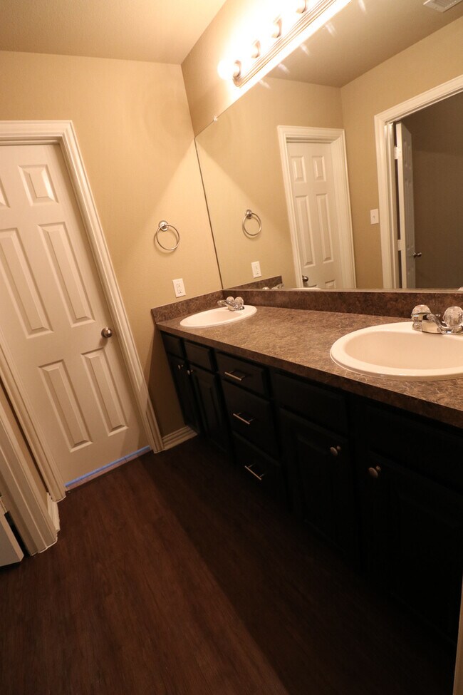 Building Photo - 3009 Breton St