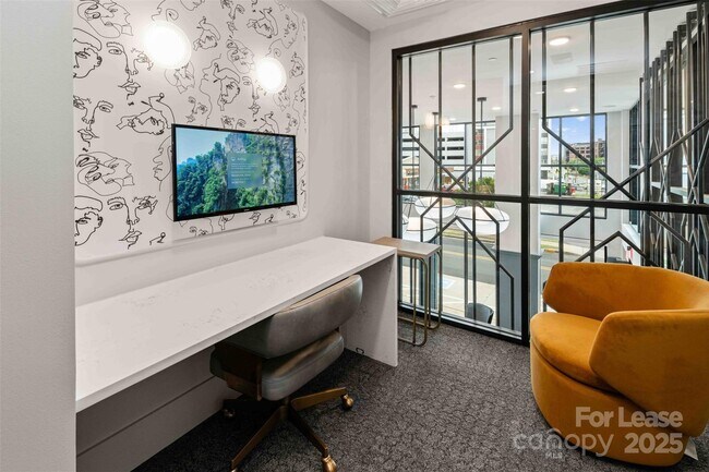 Building Photo - 3305 South Blvd