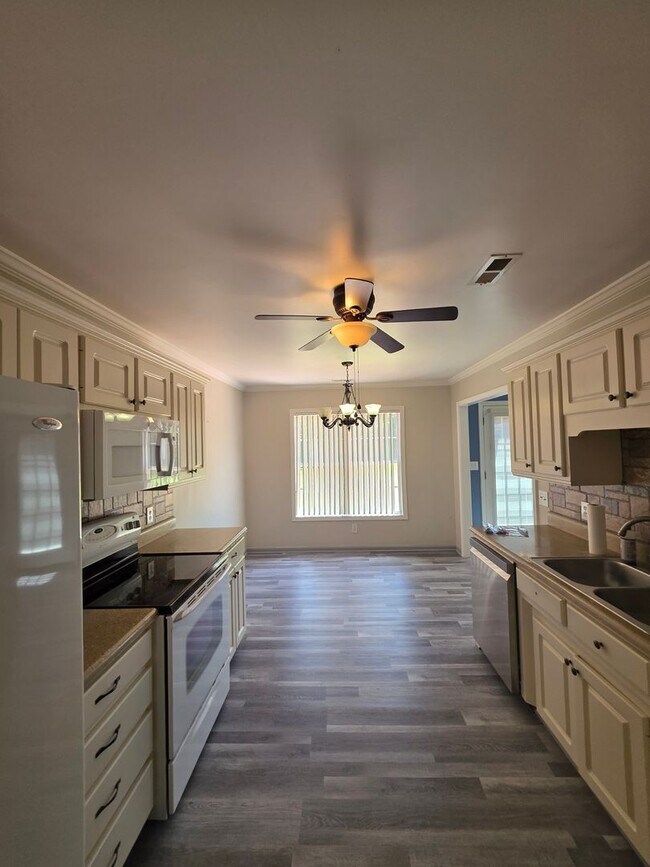 Building Photo - 3 Bed, 2 Bath Family Home in Moore, SC
