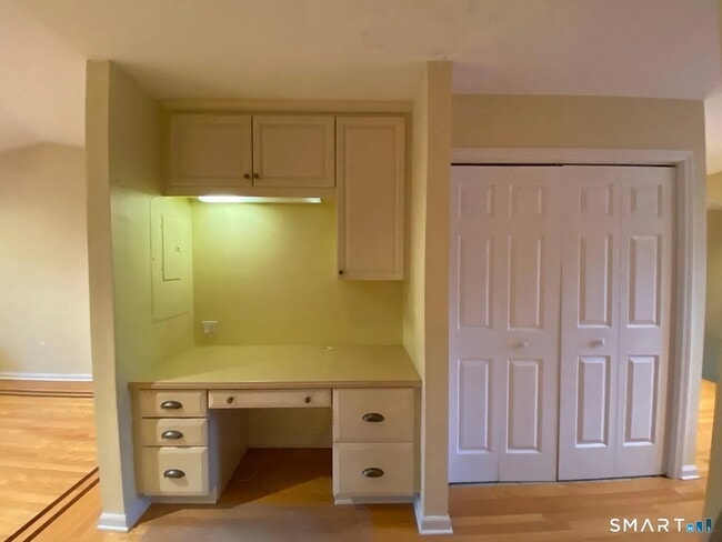 Building Photo - 97 W Norwalk Rd