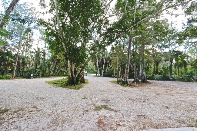 Building Photo - 5461 Boxwood Way