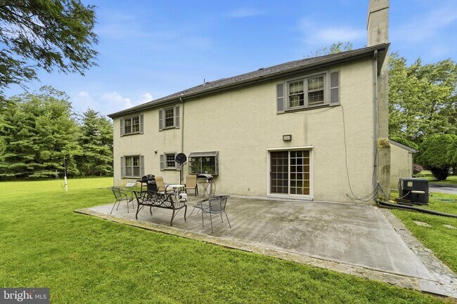 Building Photo - 315 Pheasant Hill Dr