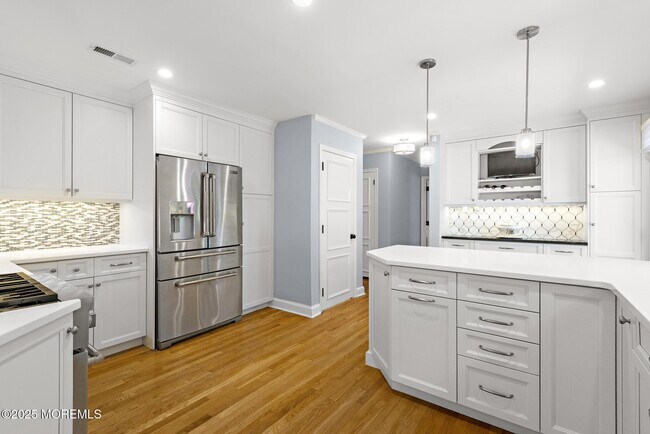 Building Photo - 634 Windermere Ave