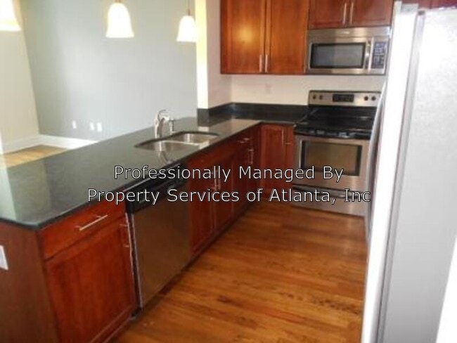 Building Photo - 943 N Ormewood Park Dr SE