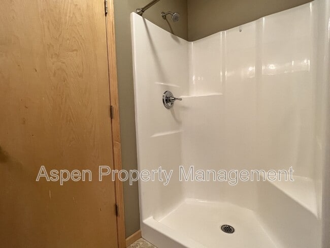 Building Photo - 1765 Sara Ct