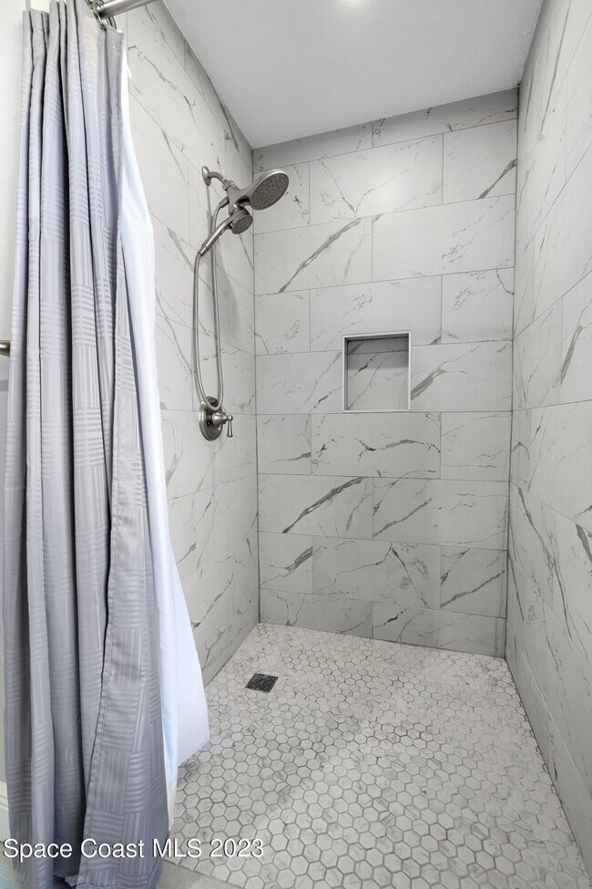 Building Photo - 1080 Park Ridge Pl