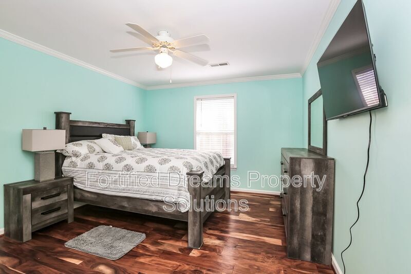 Building Photo - 198 Wesley Harris Cir