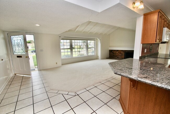 Building Photo - Charming Four Bedroom Rossmoor Home