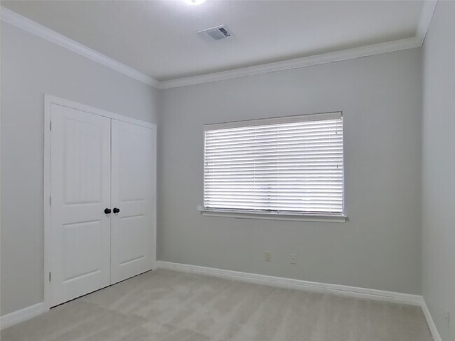 Building Photo - 103 Lullaby Ln