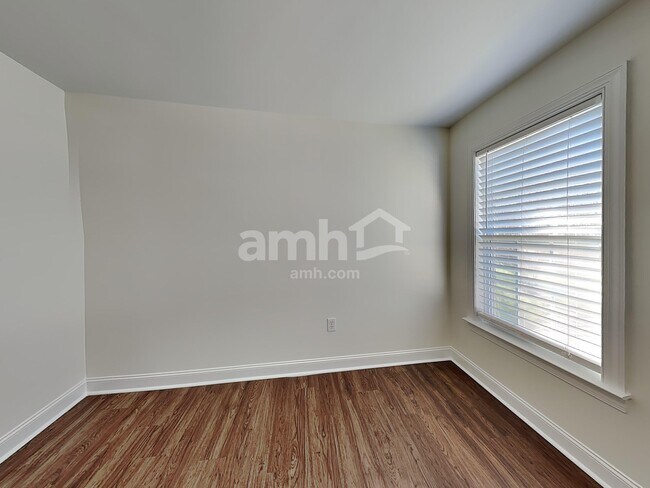 Building Photo - 2003 Monaco Ct