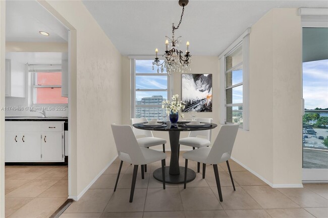 Building Photo - 1351 NE Miami Gardens Dr