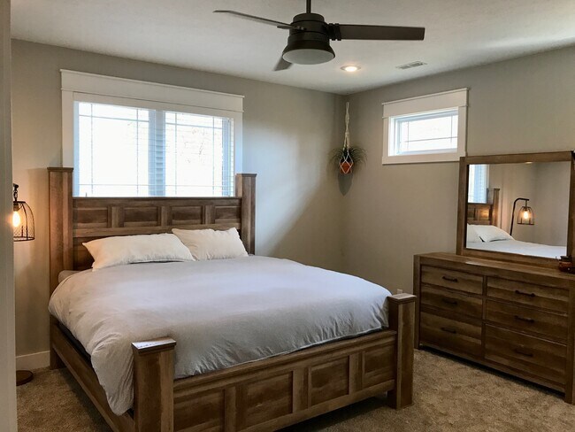 Master Bedroom - 1708 W Ezekiel Dr