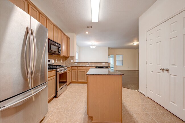 Building Photo - 18218 Barkers Green Way