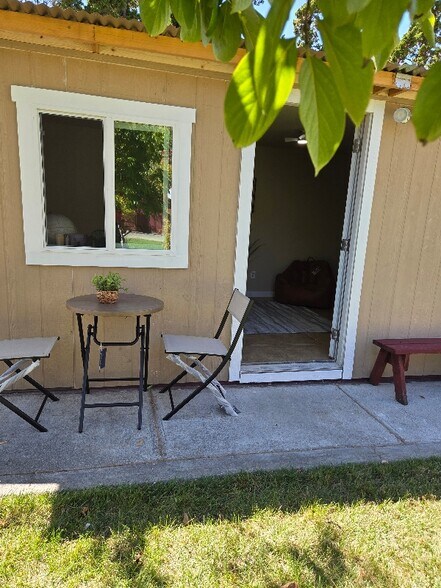 Building Photo - 145 Turnberry Way