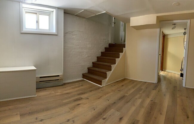 Building Photo - 110 W Columbia Ave