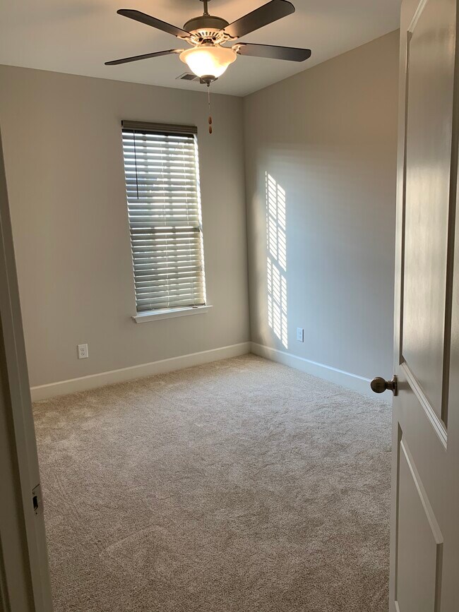 Bedroom 4 - 112 Burkitt Commons Ave