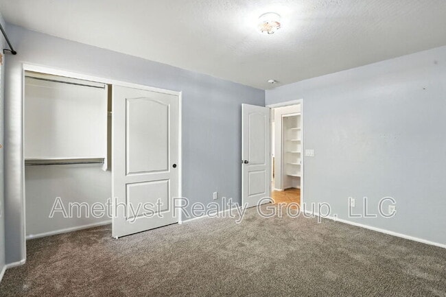 Building Photo - 17848 W Voltaire St