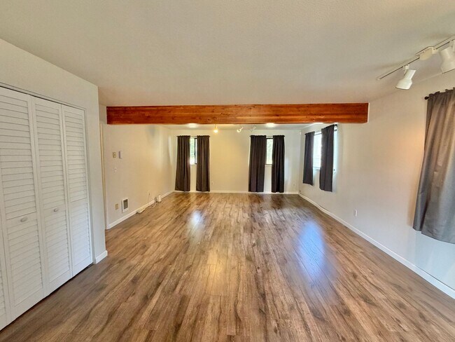 Building Photo - 13327 NW Coho Run