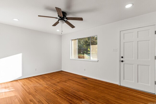 Building Photo - 26 Frostwood Dr