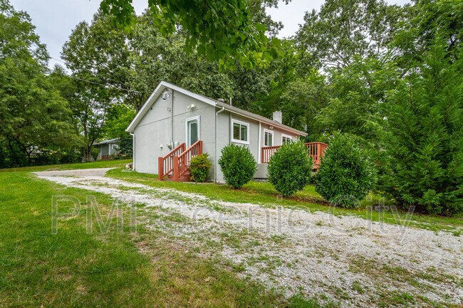 Building Photo - 416 Jadie Ln