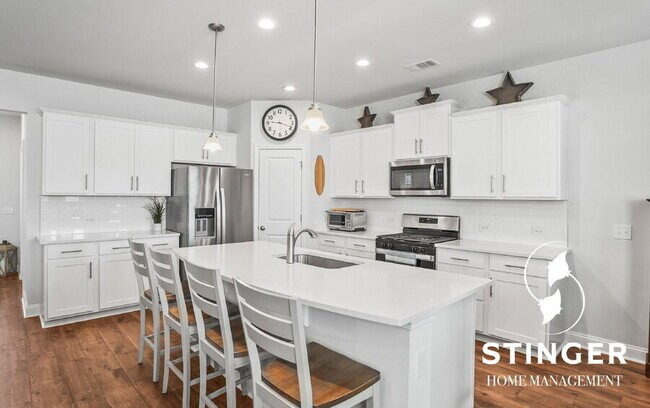 Building Photo - 1174 Danner Dr