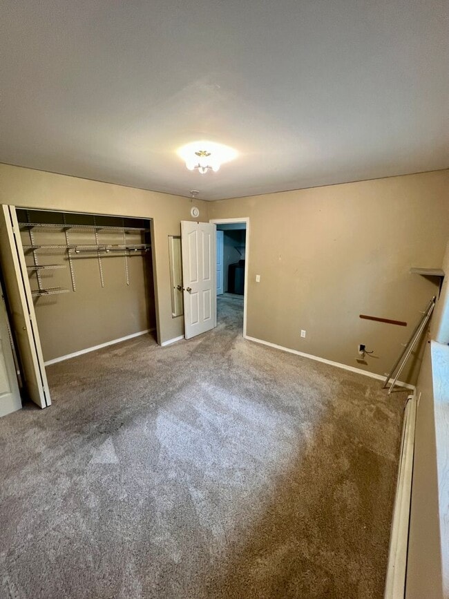 Building Photo - Spacious 3BR/2.5BA Fairbanks Home – Garage...