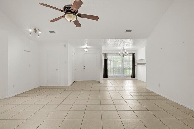 Building Photo - 4718 Misty Shadows Dr