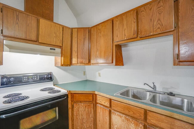 Building Photo - COUNTRY LIVING JUST OUTSIDE Of washougal