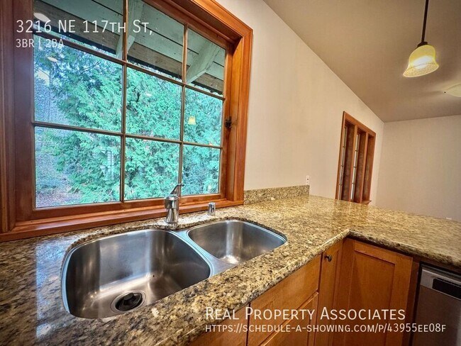 Building Photo - Beautiful Home on Thorton Creek