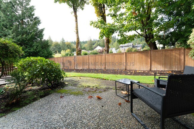 Building Photo - 2062 Newport Way NW