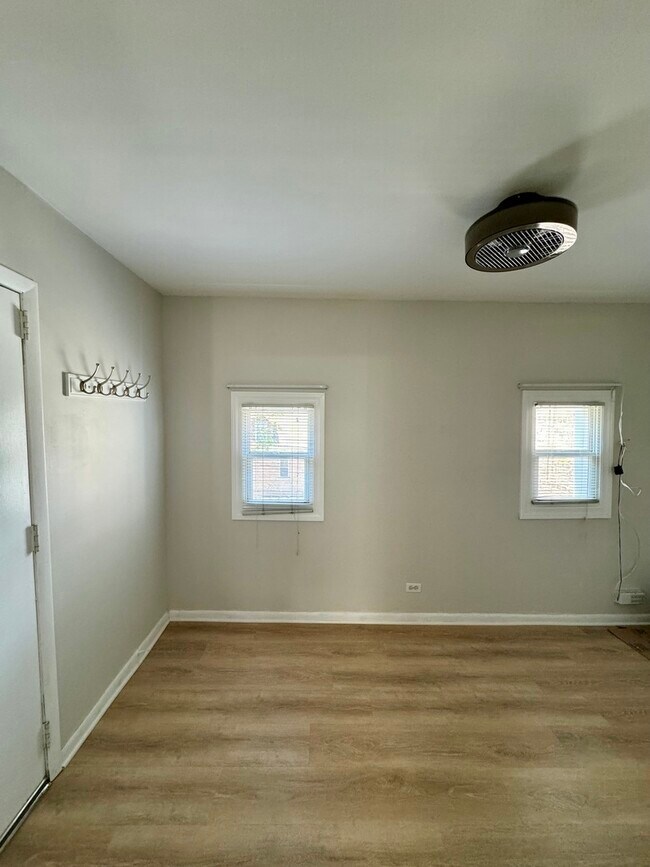 Building Photo - 750 S Oakley Blvd