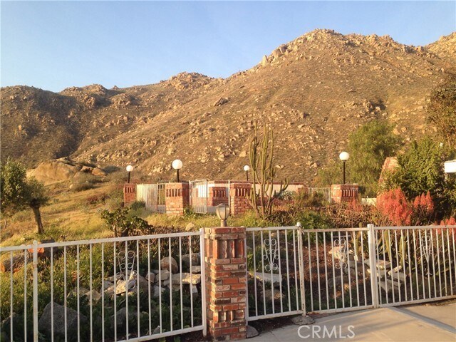 Building Photo - 20610 Hill Top Dr