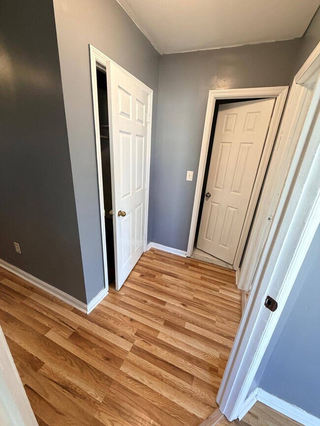 Building Photo - 392 Montauk Ave.