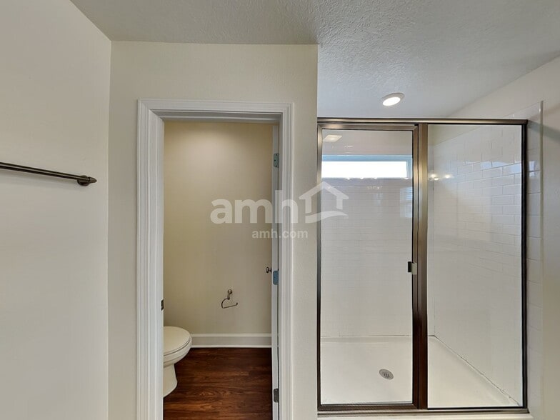 Building Photo - 315 Pine Terrace Dr