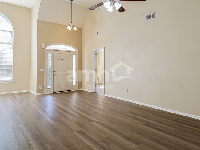 Building Photo - 154 Jamestown Dr