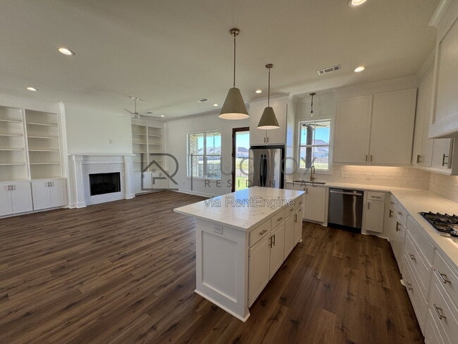 Building Photo - 203 Baleigh Wy