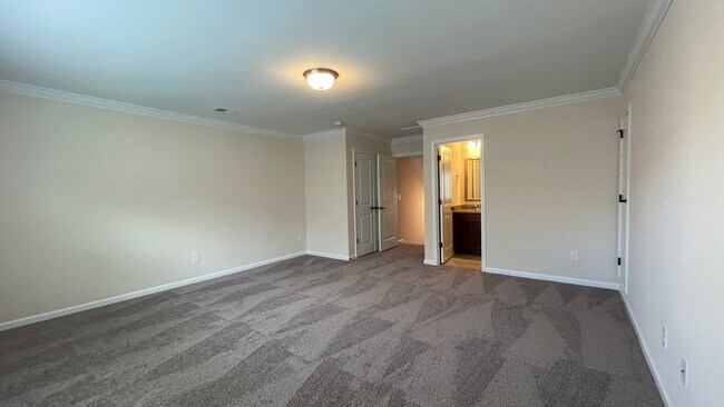 Building Photo - Beautiful home featuring 4 Bedrooms, 3 Full Baths, Flex Space/Office located in the highly sought...