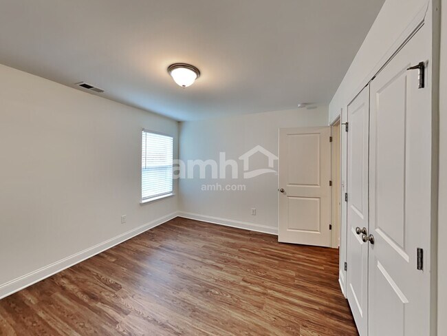Building Photo - 317 Bourne St