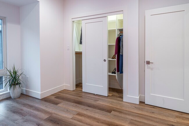 Building Photo - 1807 Powerhouse Alley