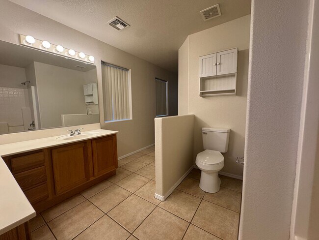 Building Photo - Charming 3-Bed 2-Bath Home on Spacious Lot...