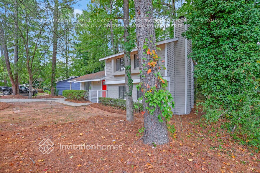 Building Photo - 8952 Saddlewood Dr