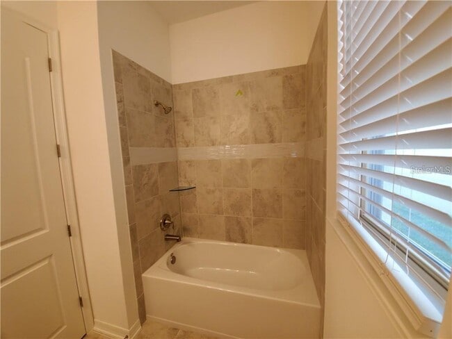 Building Photo - 16942 Tradewind Pt